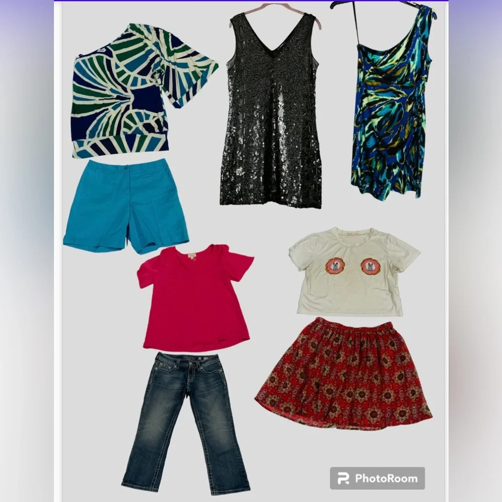#1🚨🚨EUC 8 ITEMS BUNDLES OF 2 DRESSES❤️3 TOPS ❤️1SHORTS ❤️1 jeans ❤️1SKIRT 🚨🚨